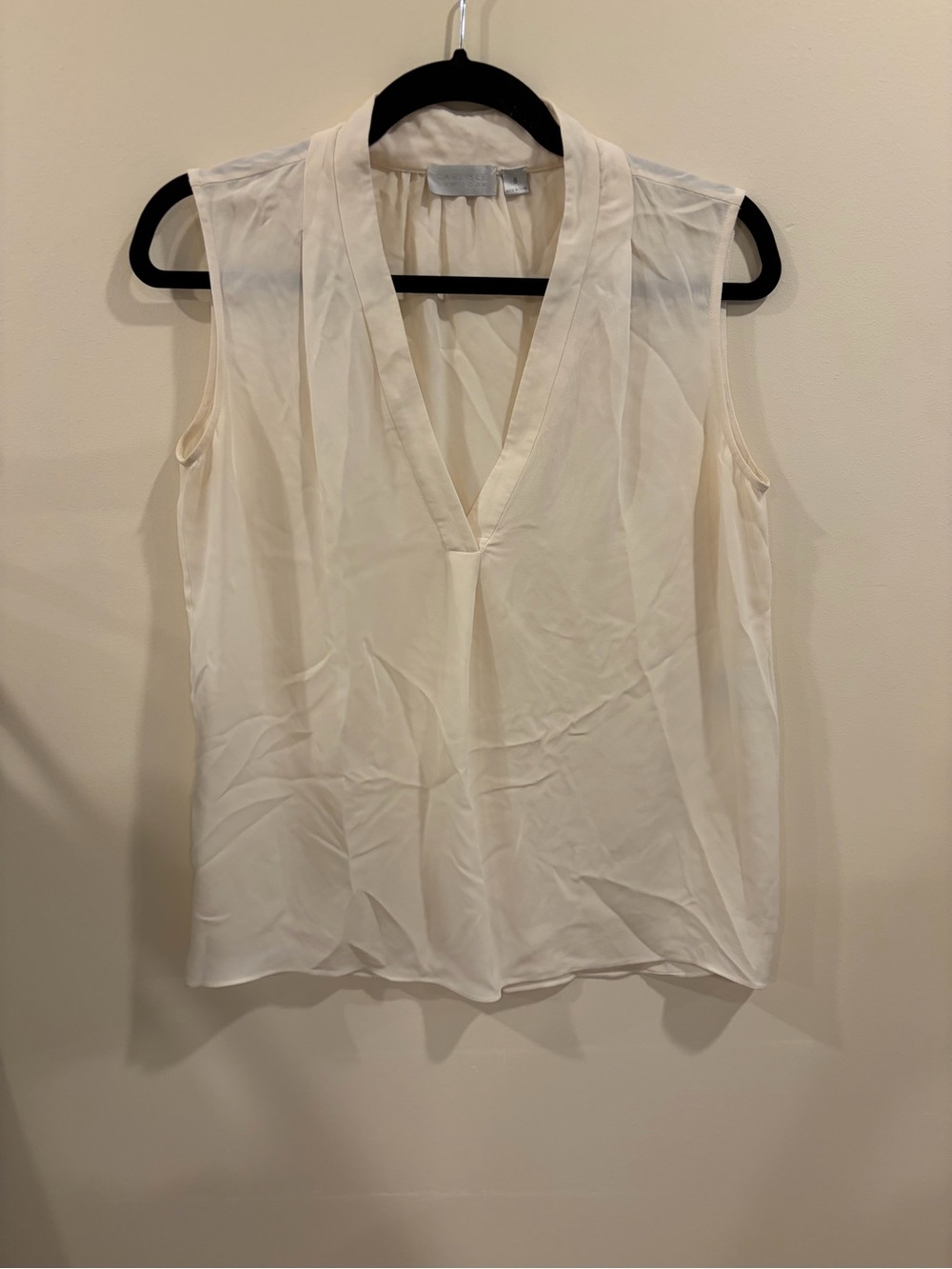 Carlisle v-neck Sleevless Blouse Size 8